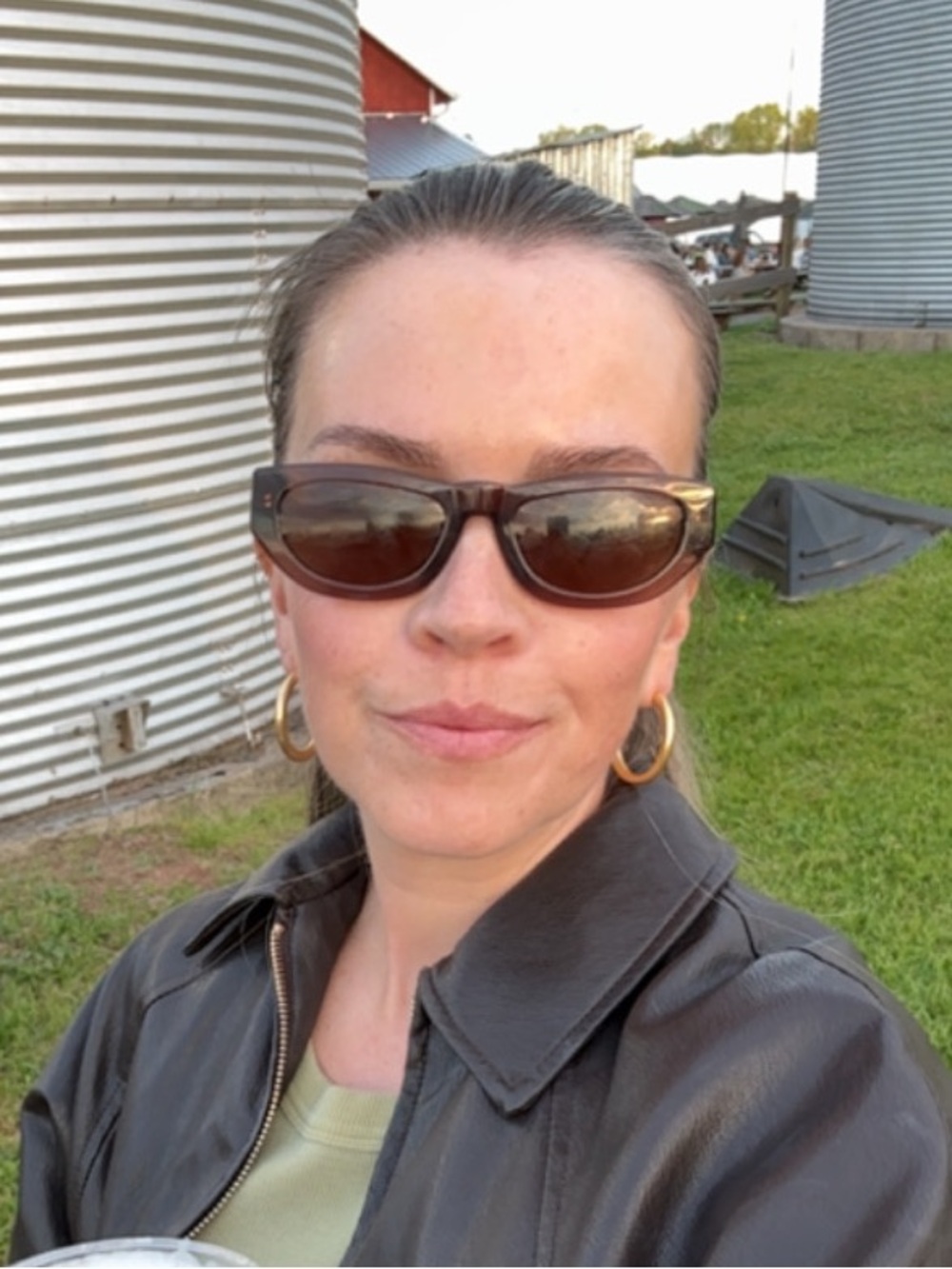 VEHLA Dark Brown Rectangular Sunglasses